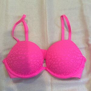 NWOT Pink push up bra in hot pink